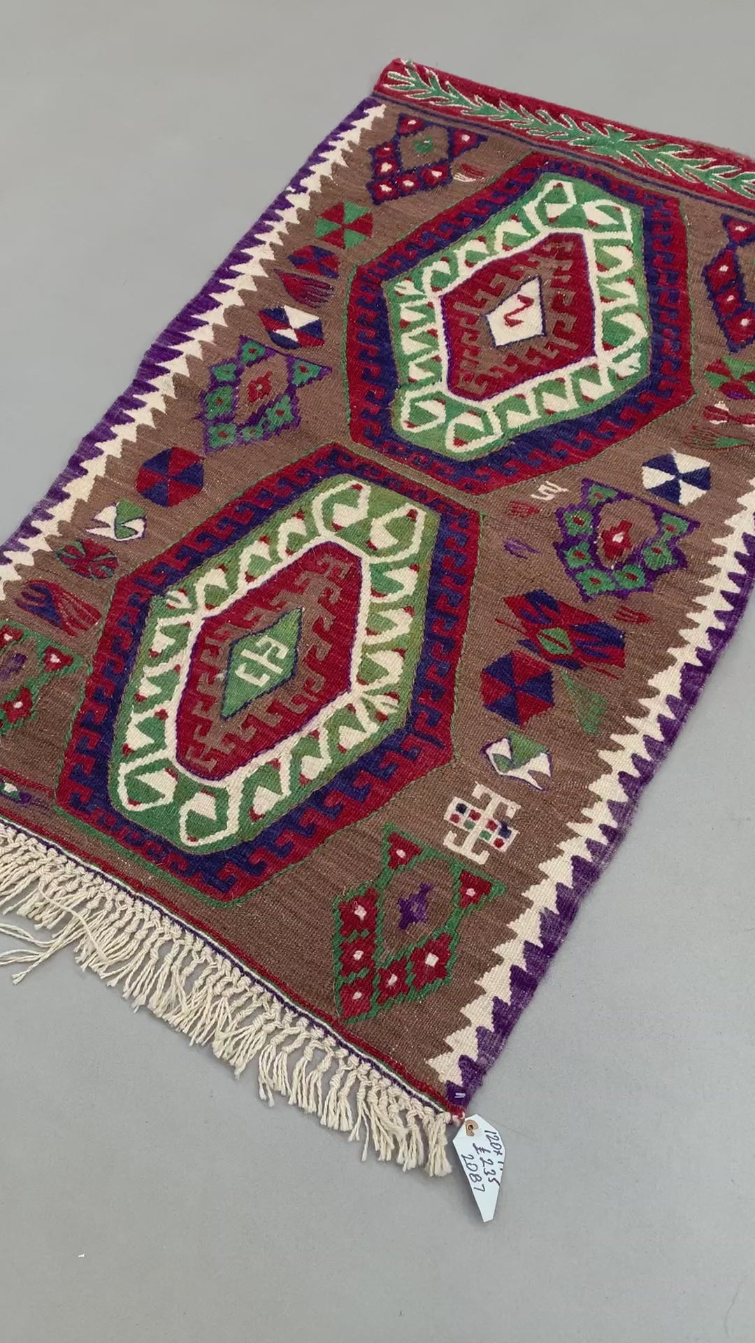 Load video: Small Vintage Turkish Kilim Rug 120x77 cm Wool Kelim