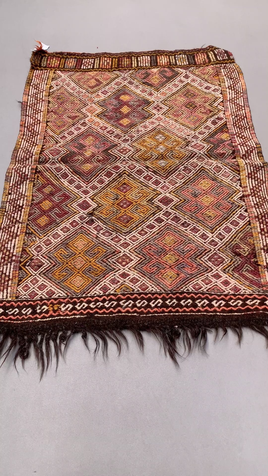 Load video: Small Vintage Turkish Kilim Rug 120x87 cm Wool Kelim
