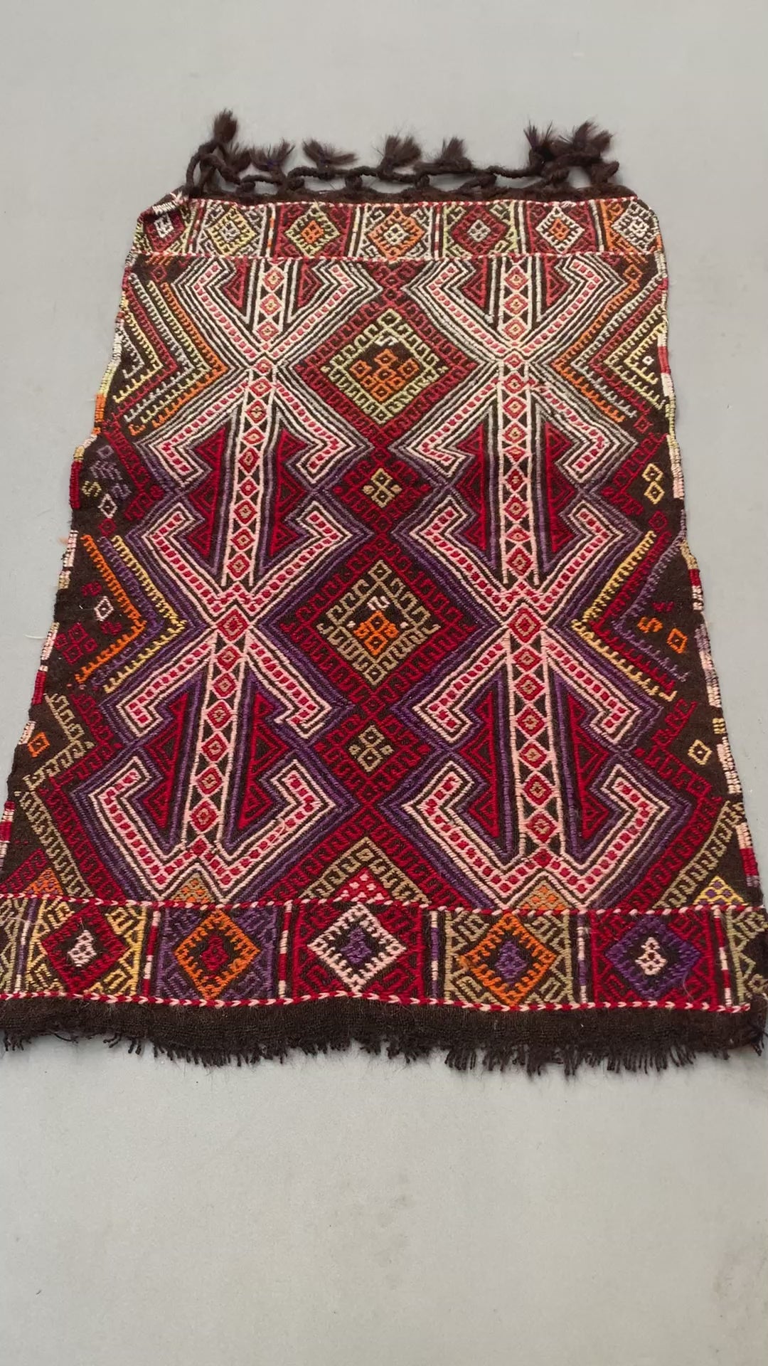 Load video: Small Vintage Turkish Kilim Rug 107x67 cm Wool Kelim