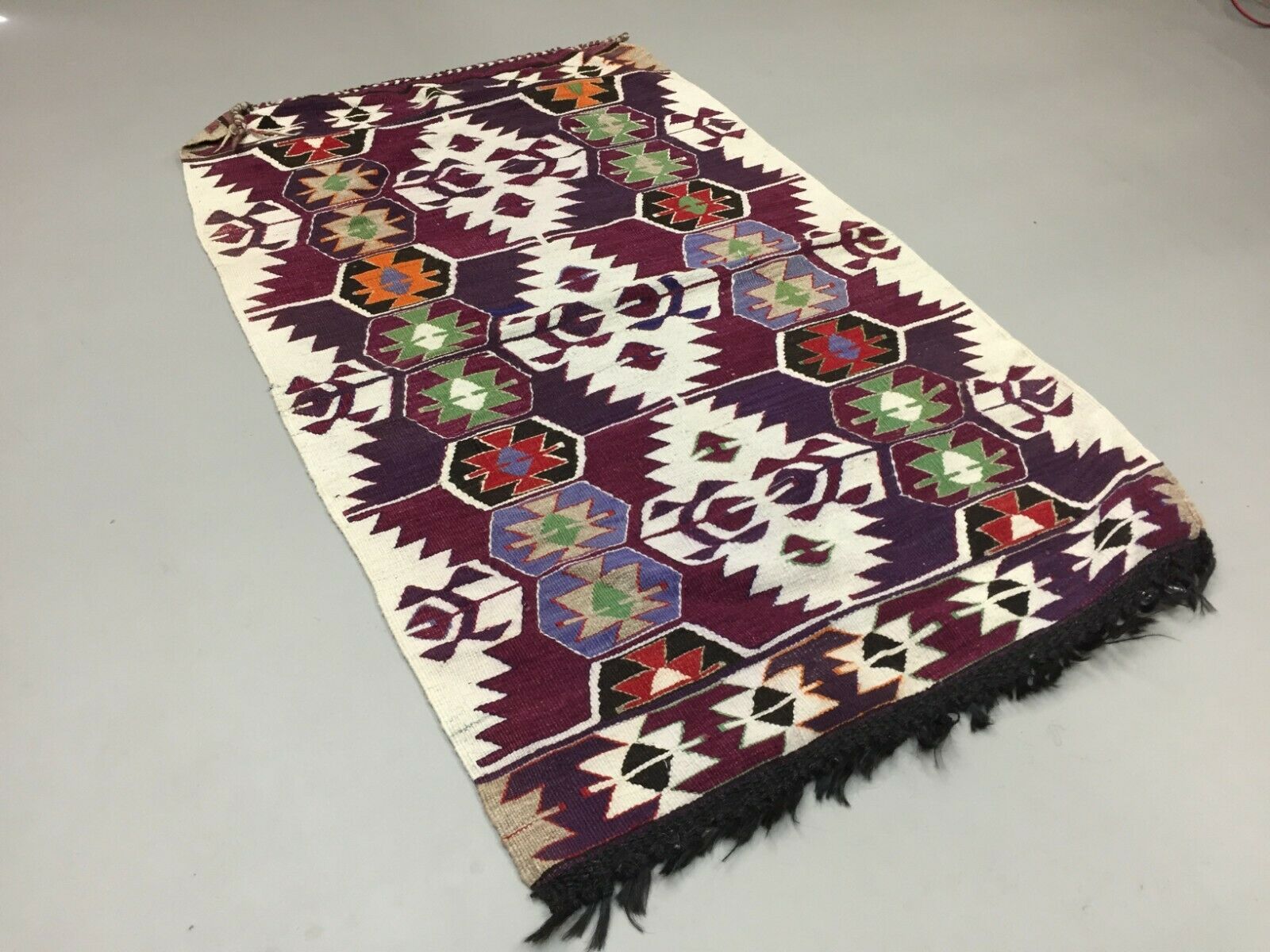 Small Vintage Turkish Kilim 160x96 cm Wool Kelim Rug Red Green Beige Black