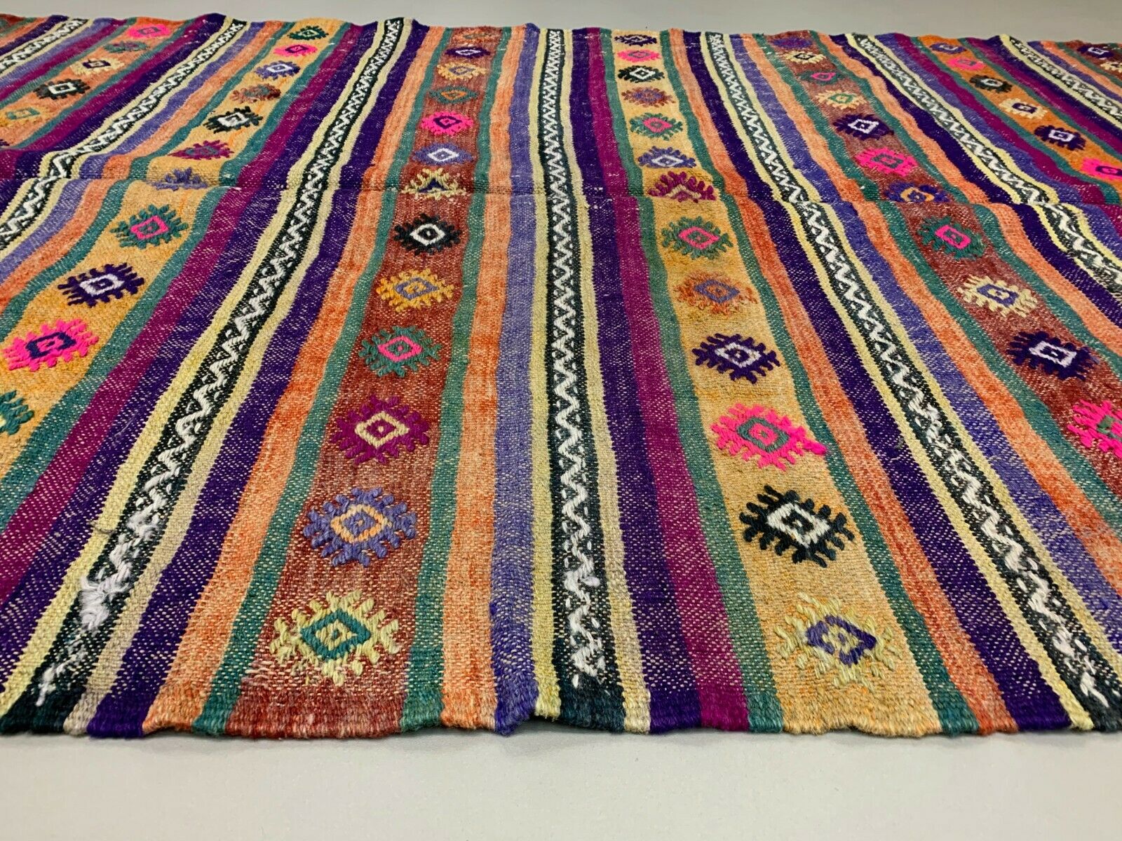 Colourful Vintage Turkish Kilim 318x138 cm Kelim Rug Wool Red Green Black Large kilimshop.myshopify.com