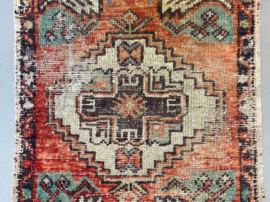 Small Vintage Turkish Rug 82x53 cm, Short Runner, Tribal, Shabby, Mini Carpet