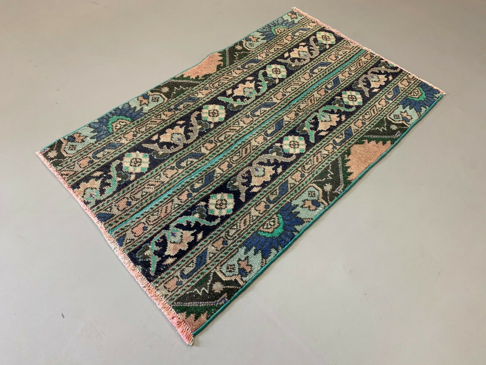 Distressed Turkish Rug 115x68 cm Vintage Shabby, Tribal Red, Green, Brown Small kilimshop.myshopify.com