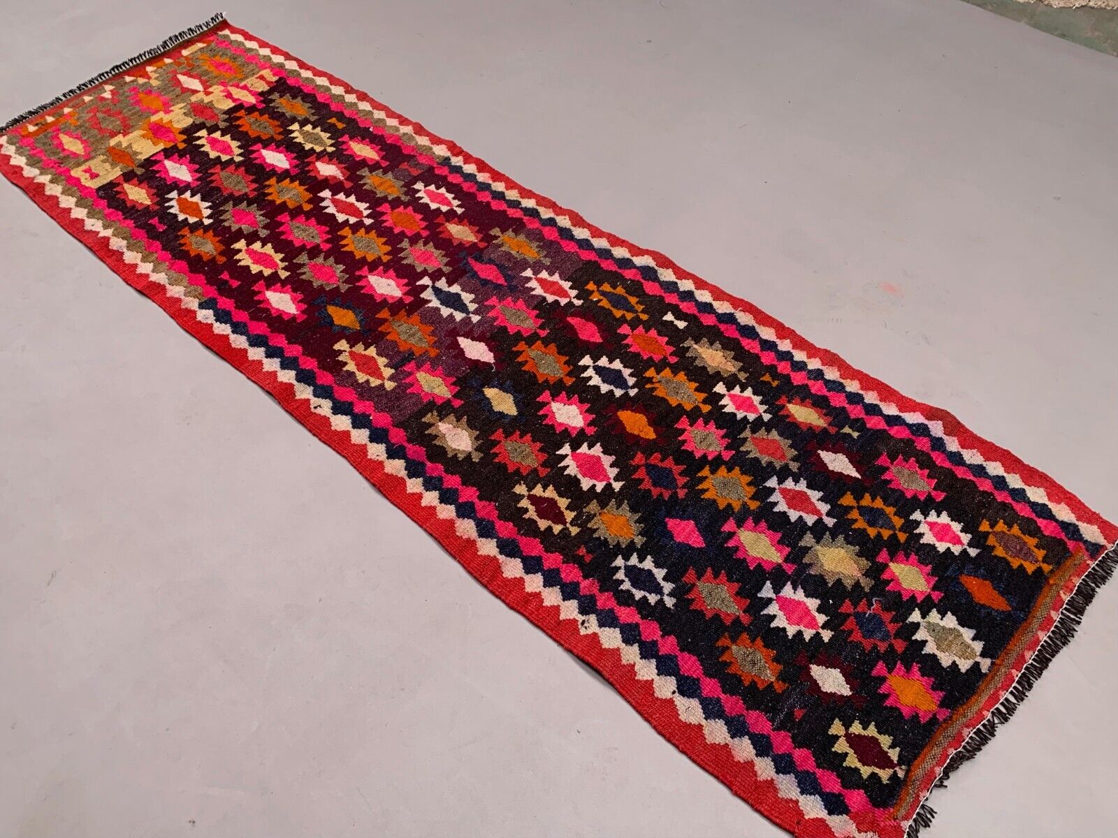Old Turkish Kilim Runner 285x89 cm, Vintage Kelim Rug, Long and Narrow
