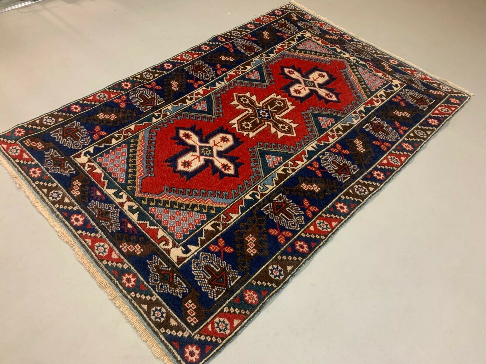 Vintage Turkish Tribal Rug veg dye 195x128 cm Turkish Carpet kilimshop.myshopify.com