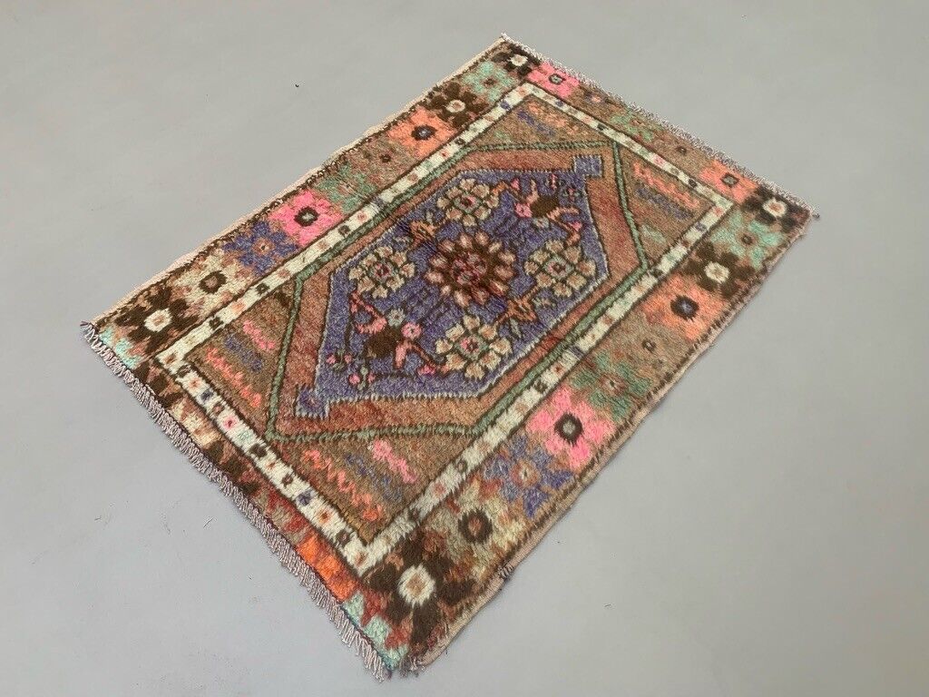 Shabby Turkish Oushak Rug 117x82 cm vintage carpet Ushak Region Small