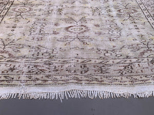 Vintage Turkish Rug 280x172 cm, Tribal Wool Carpet Large