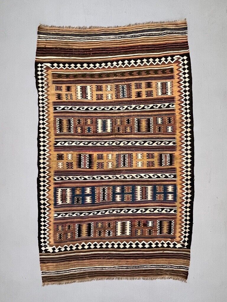 Vintage Persian Qasgai Kilim 254x154 cm Wool Kelim Rug Large Red, Black, Colorful