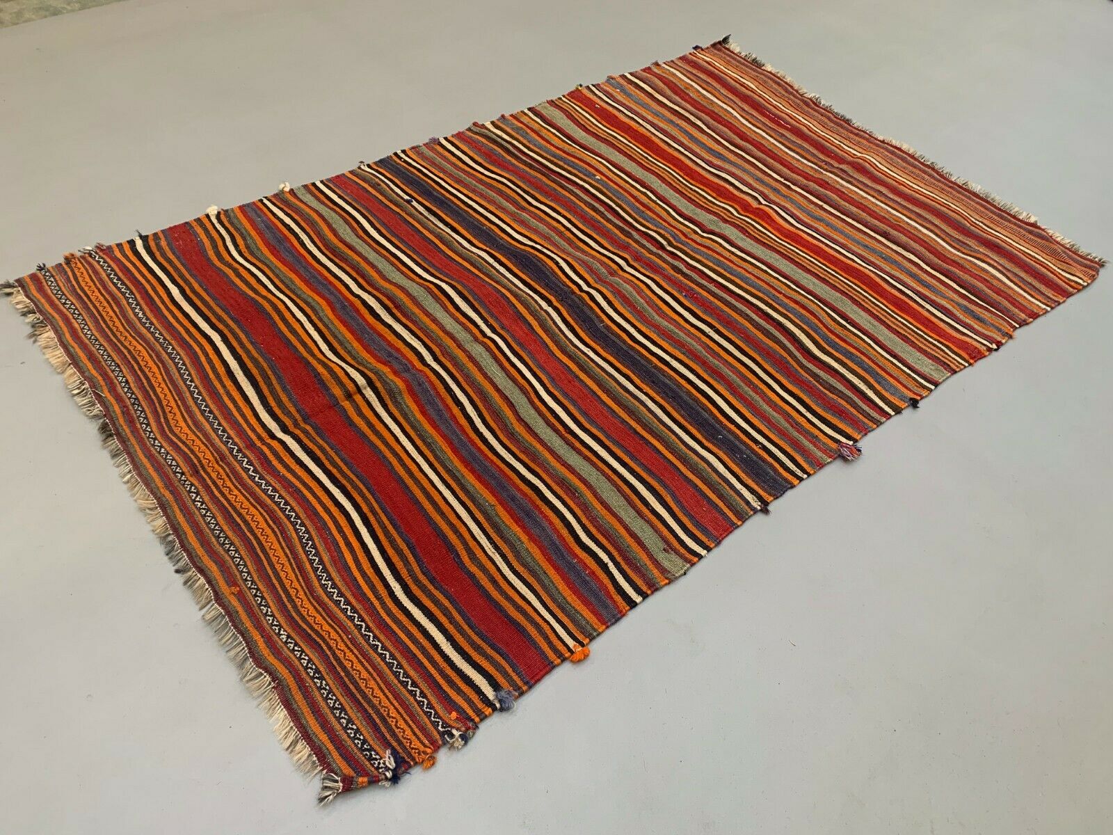 Vintage Qasgai Kilim 265x156 cm Wool Kelim Rug Large Red, Black, Pink, Colorful