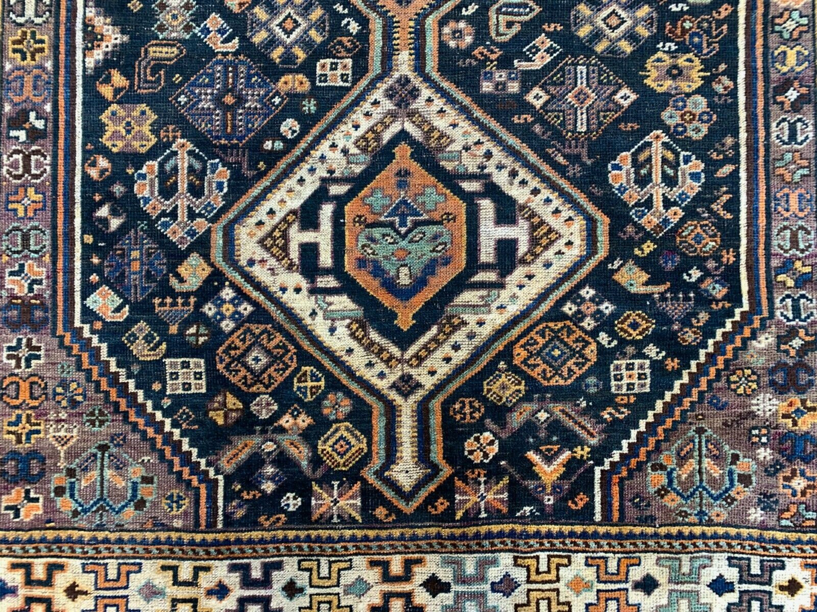 Vintage Kamseh Rug 190x137 cm, medium, Tribal oriental Carpet truly Shabby Chic