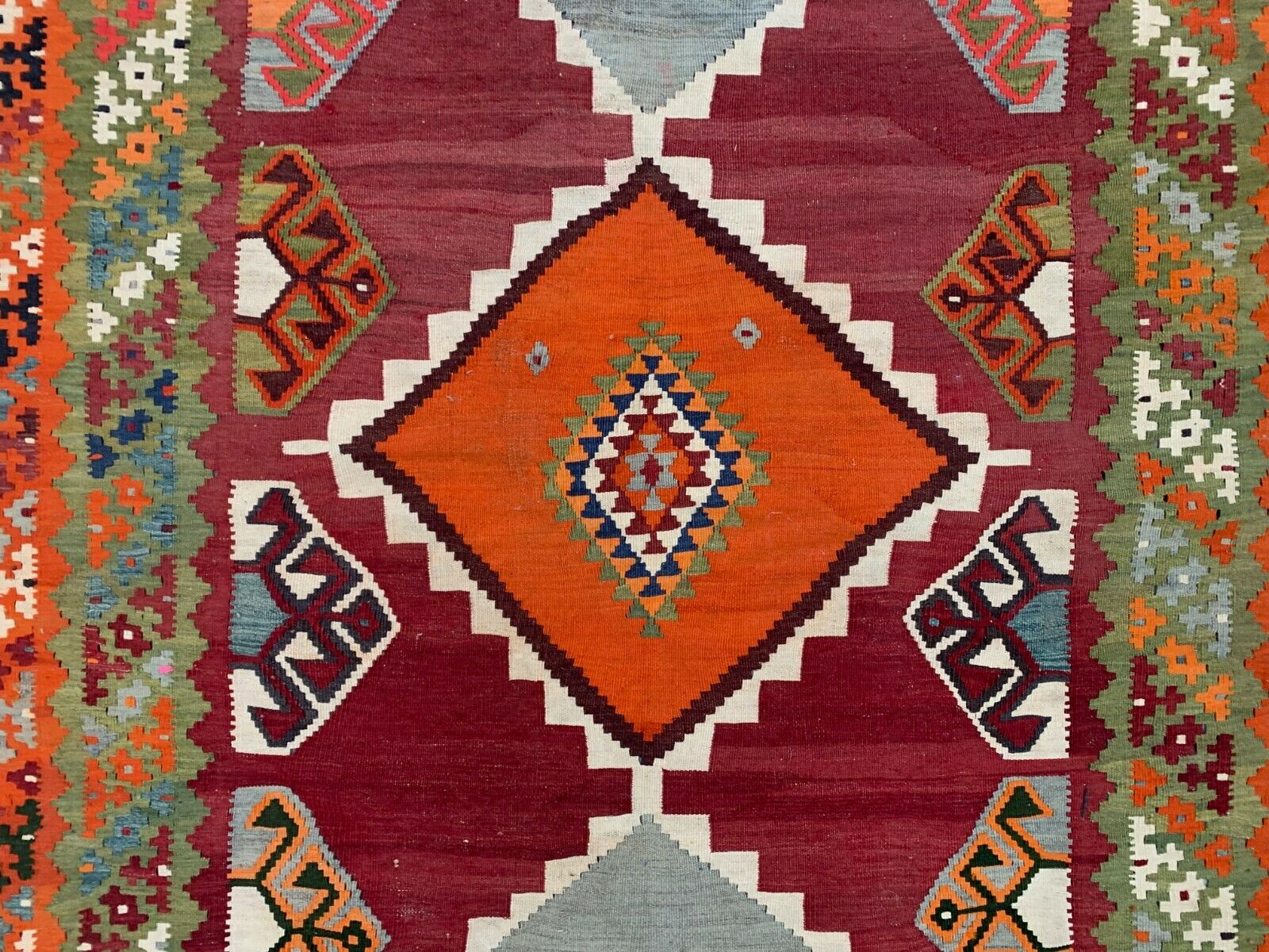 Vintage Qasgai Kilim 278x160 cm Wool Kelim Rug Large Red, Green, Pink, Colorful