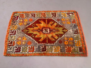 Old Turkish Oushak Rug 125x84 cm vintage carpet Ushak Region Medium