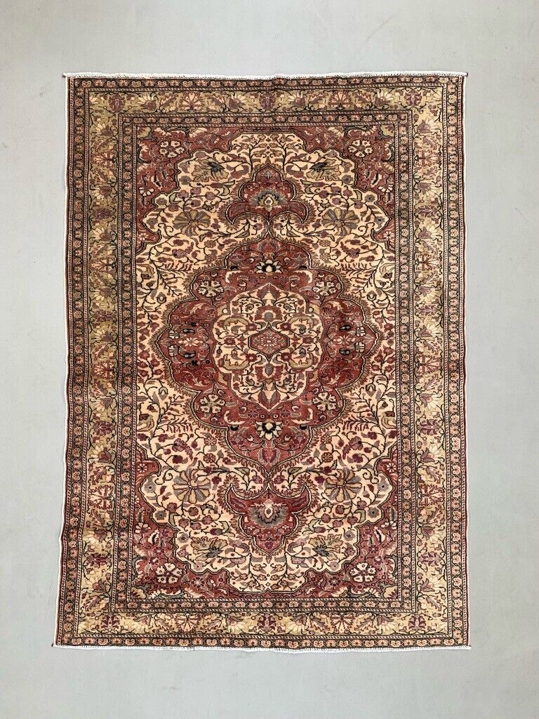 Vintage Turkish Rug 211x147 cm shabby carpet Central Anatolian Medium