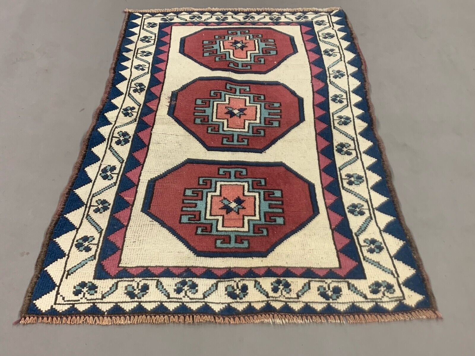 Old Turkish Kazak Rug 129x98 cm vintage tribal carpet, Small