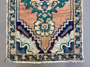 Small Vintage Turkish Rug 90x48 cm, Short Runner, Tribal, Shabby, Mini Carpet