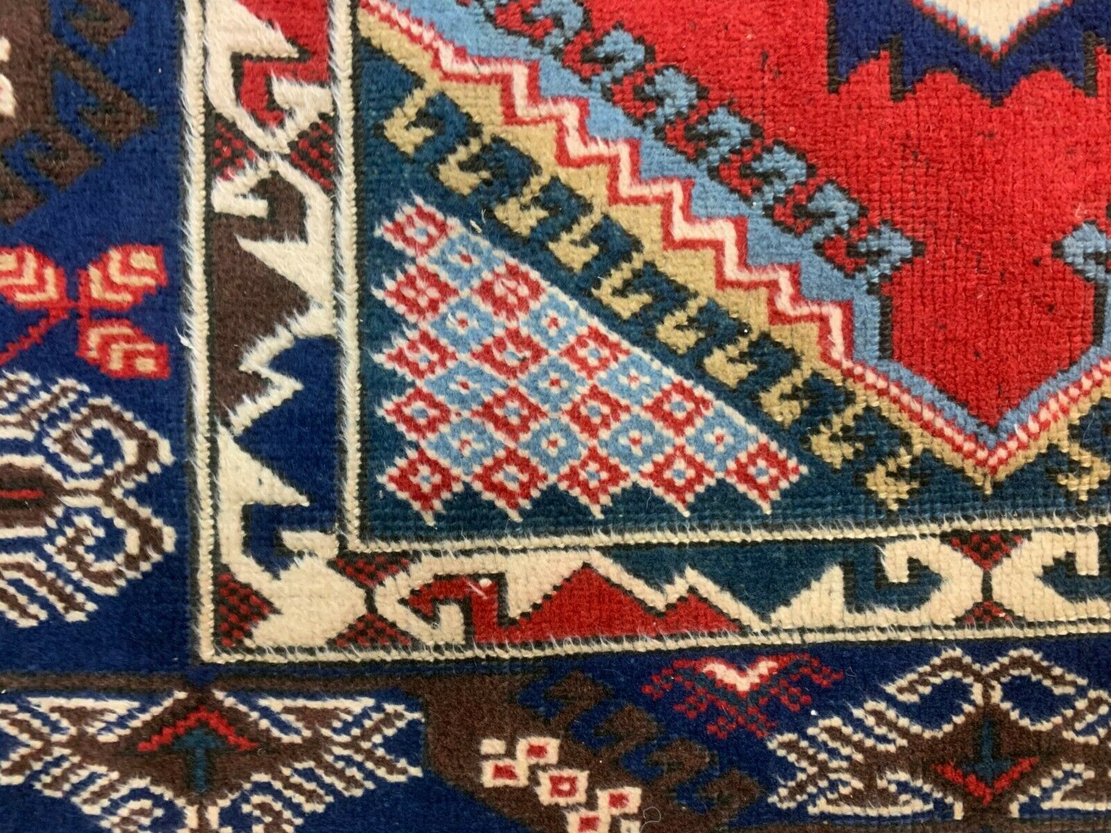 Vintage Turkish Tribal Rug veg dye 195x128 cm Turkish Carpet kilimshop.myshopify.com