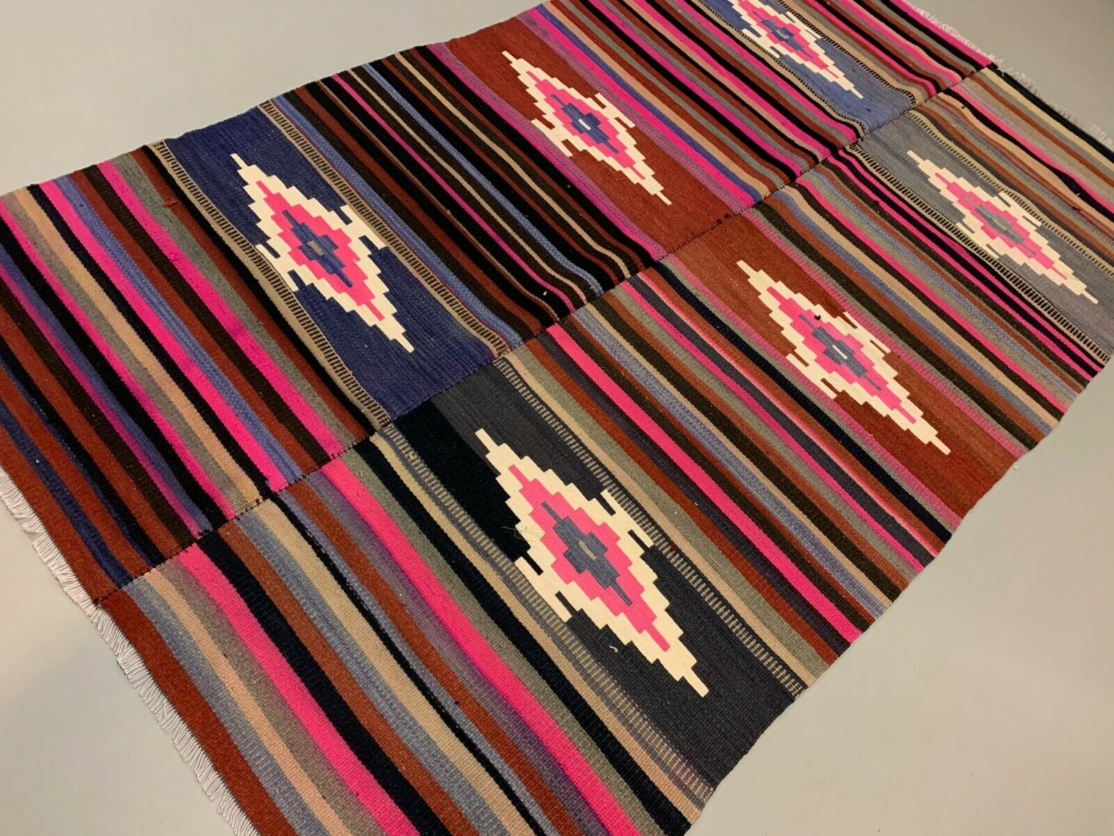 Vintage Turkish Kilim 270x160 cm wool kelim rug Large Purple, Pink, Black kilimshop.myshopify.com