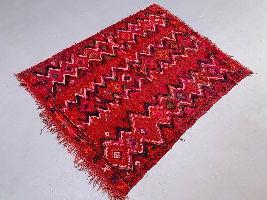 Medium Vintage Turkish Kilim Rug 160x125 cm Wool Kelim, Square