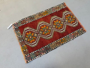 Vintage Turkish Mini Kilim 85x55 cm Wool Small Kelim Runner, shabby Chic