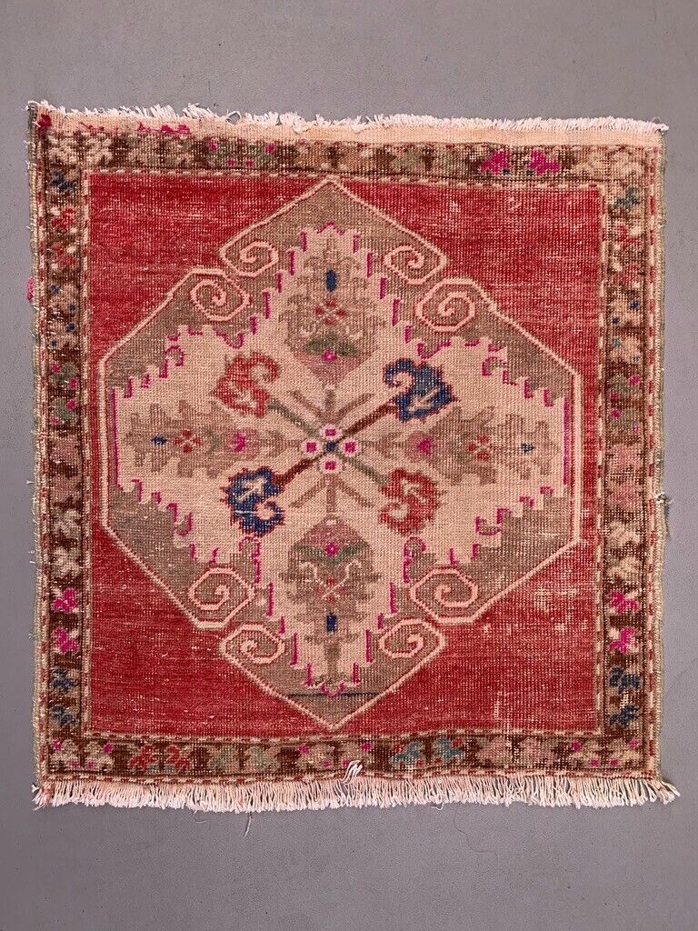 Vintage Turkish Oushak Rug 83x77 cm shabby carpet Square Ushak Small
