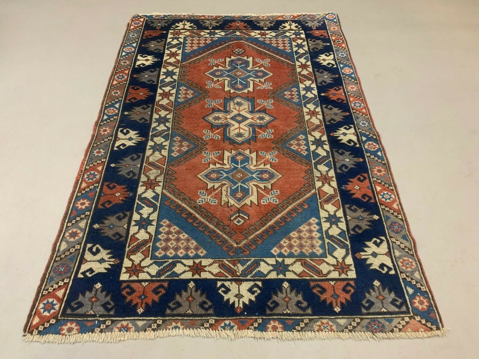 Vintage Turkish Tribal Rug veg dye 175x118 cm Antique Turkish Carpet kilimshop.myshopify.com