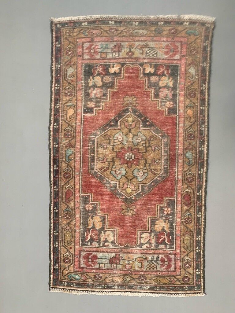 Vintage Turkish Oushak Rug 150x87 cm shabby carpet Ushak Region Medium
