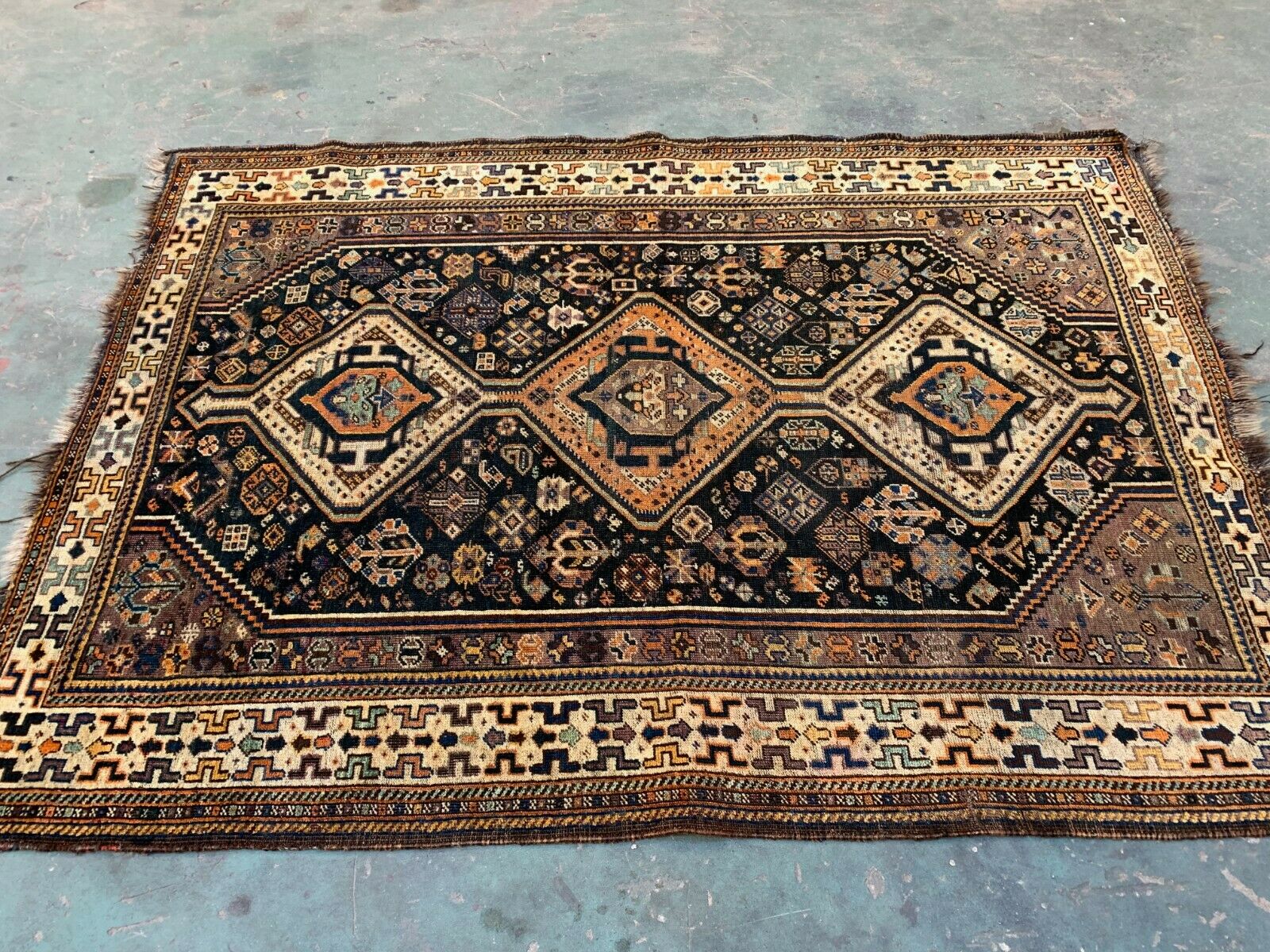Vintage Kamseh Rug 190x137 cm, medium, Tribal oriental Carpet truly Shabby Chic