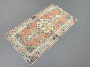 Vintage Turkish Oushak Rug 140x78 cm shabby carpet Ushak Region Medium