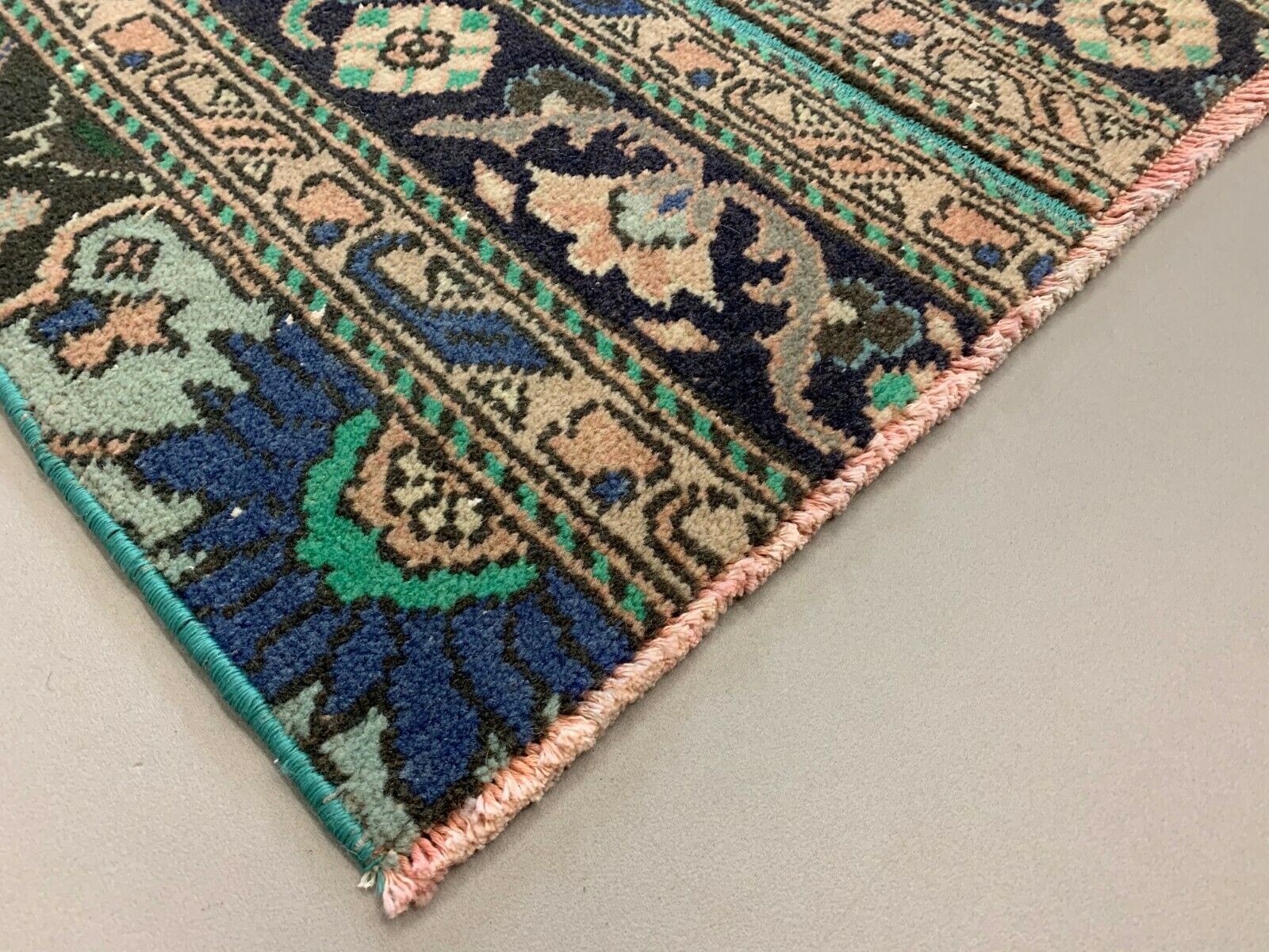 Distressed Turkish Rug 115x68 cm Vintage Shabby, Tribal Red, Green, Brown Small kilimshop.myshopify.com