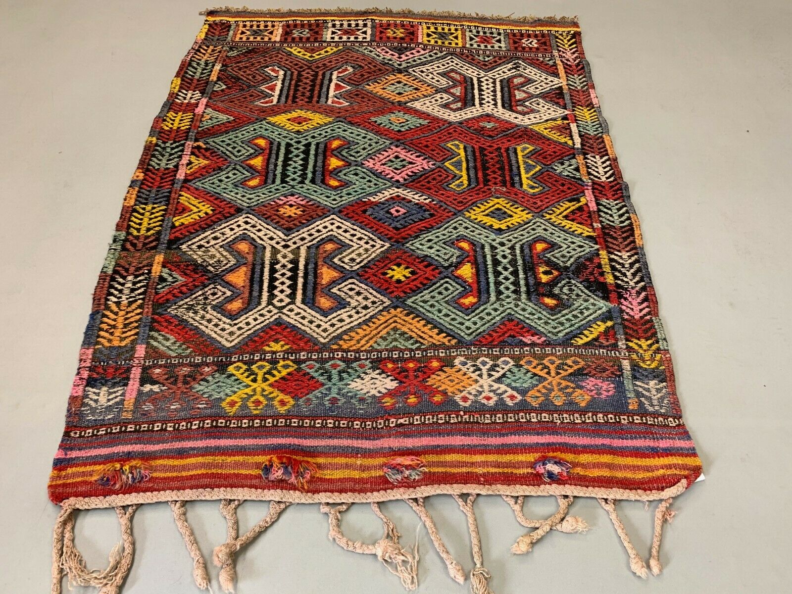 Small Vintage Turkish Kilim 127x98 cm Wool Kelim Rug Red Black Blue