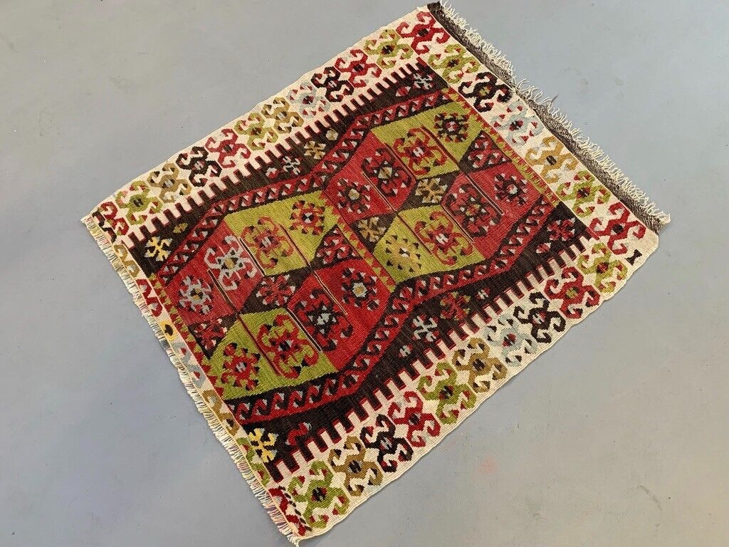 Small Vintage Turkish Kilim Rug 98x80 cm Wool Kelim