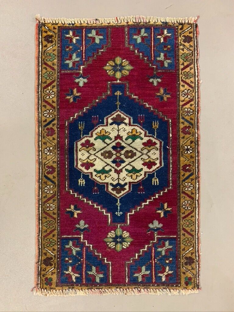 Small Vintage Turkish Rug 92x55 cm, Short Runner, Tribal, Shabby, Mini Carpet