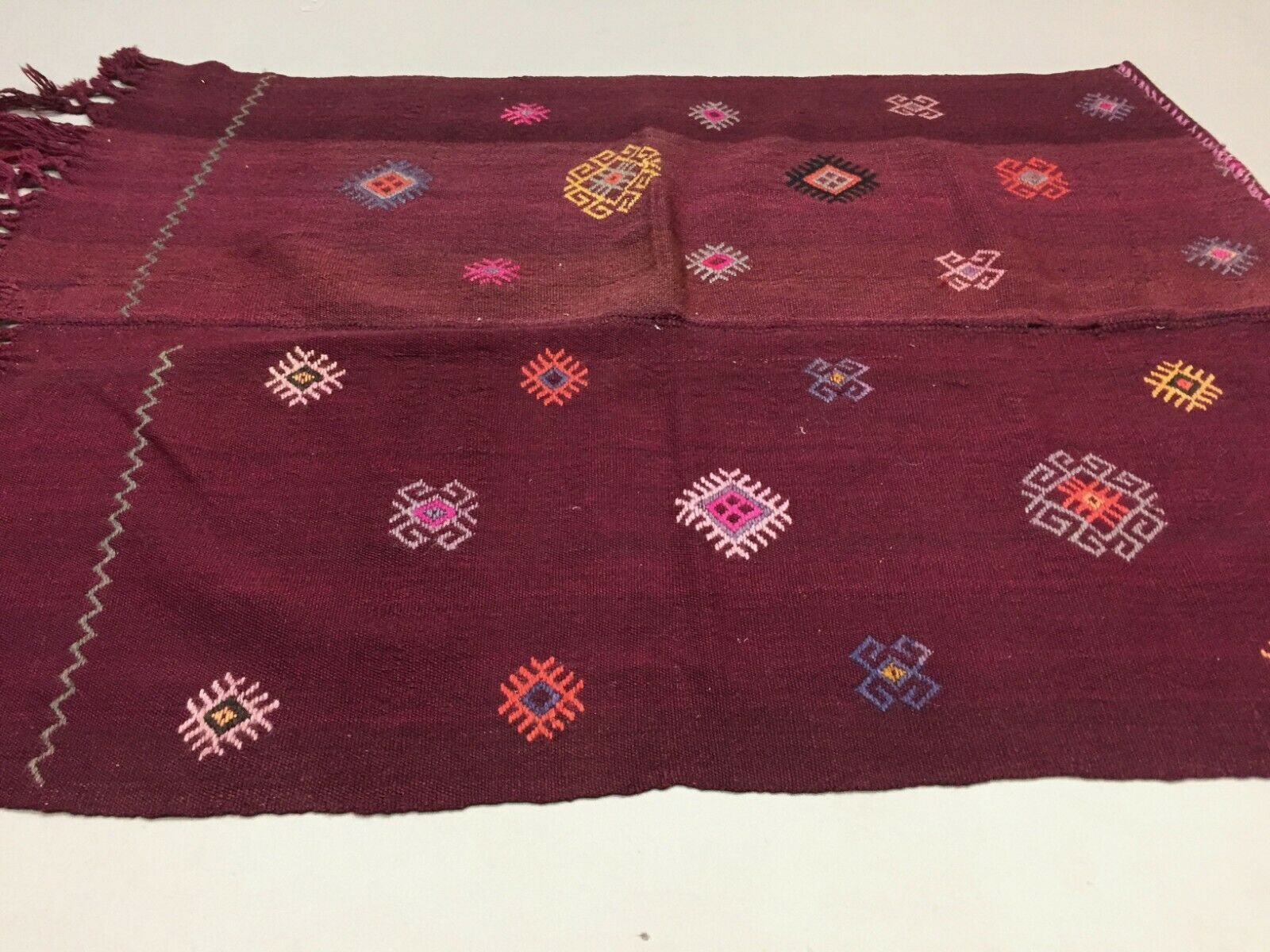 Small Vintage Turkish Kilim 125x90 cm Tribal Kelim Rug, Red, Maroon Purple
