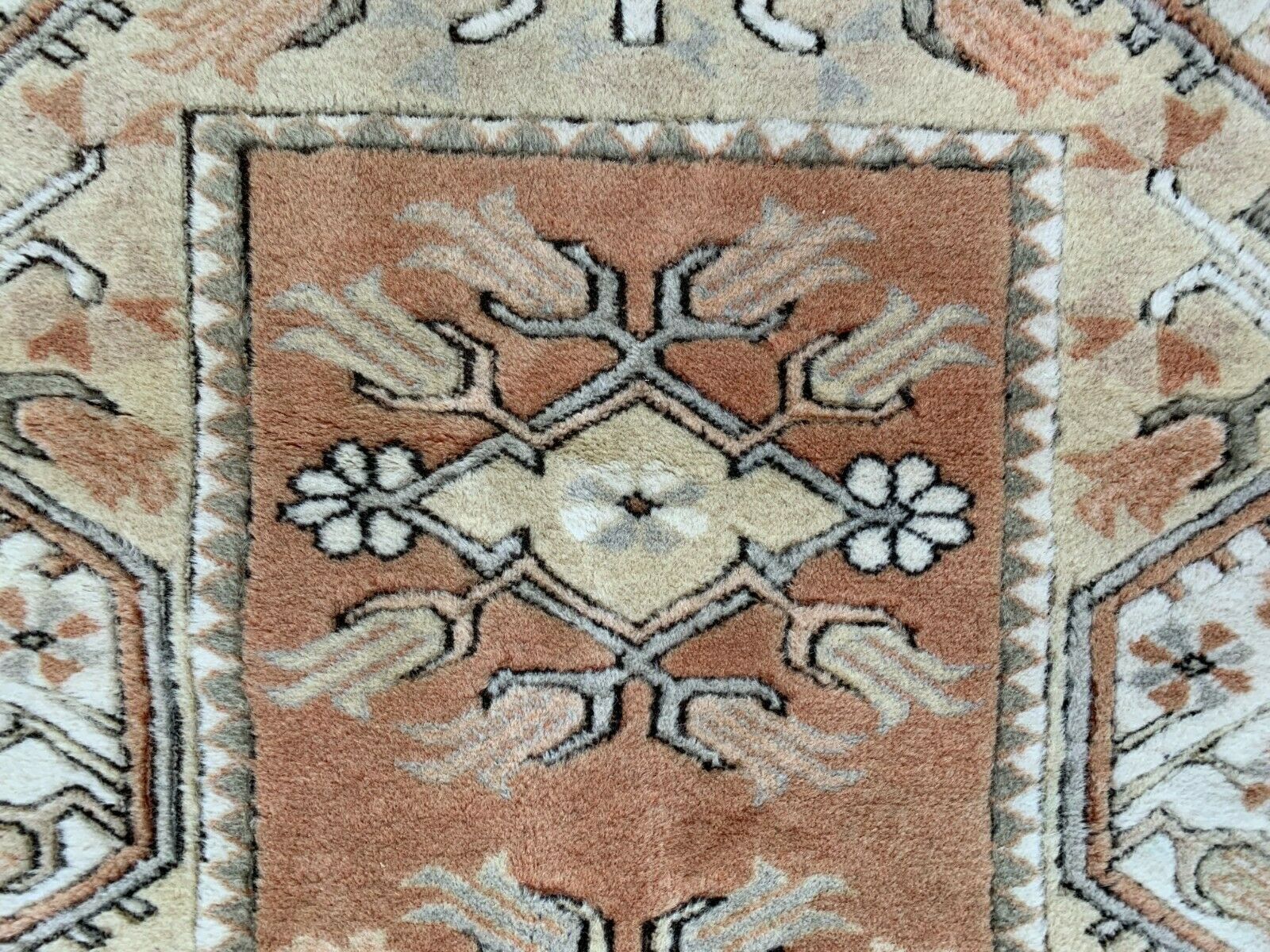 Old Turkish Small Milas Rug 142x85 cm old vintage carpet Ushak Pink Beige Blue