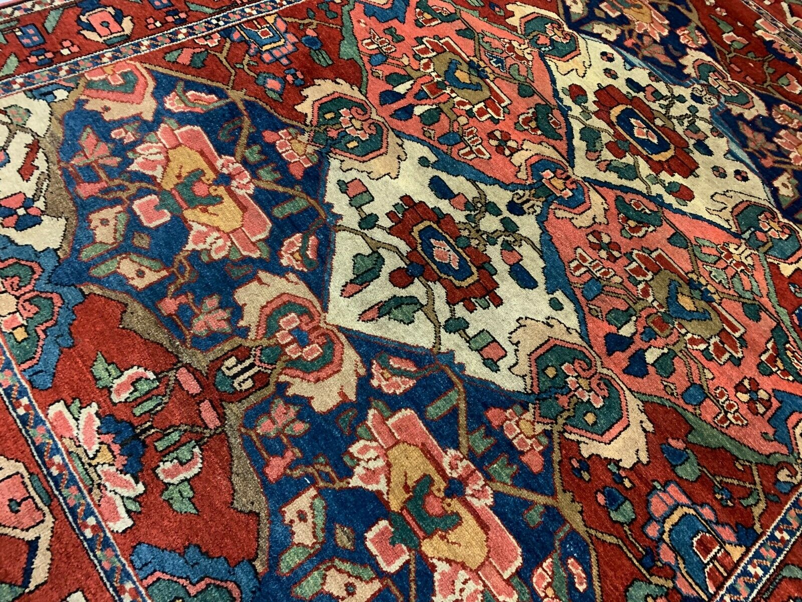 Antique Bakhtiari Rug 192x151 cm Wool Oriental Hand Made Carpet Red, Brown, Blue kilimshop.myshopify.com