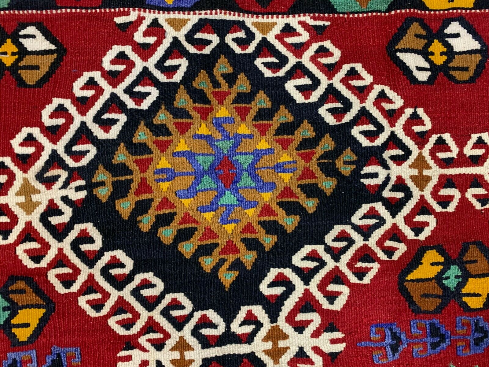 Small Vintage Turkish Kilim 145x103 cm Wool Kelim Rug Red Black Pink Blue green