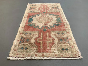 Small Vintage Turkish Rug 90x50 cm, Short Runner, Tribal, Shabby, Mini Carpet