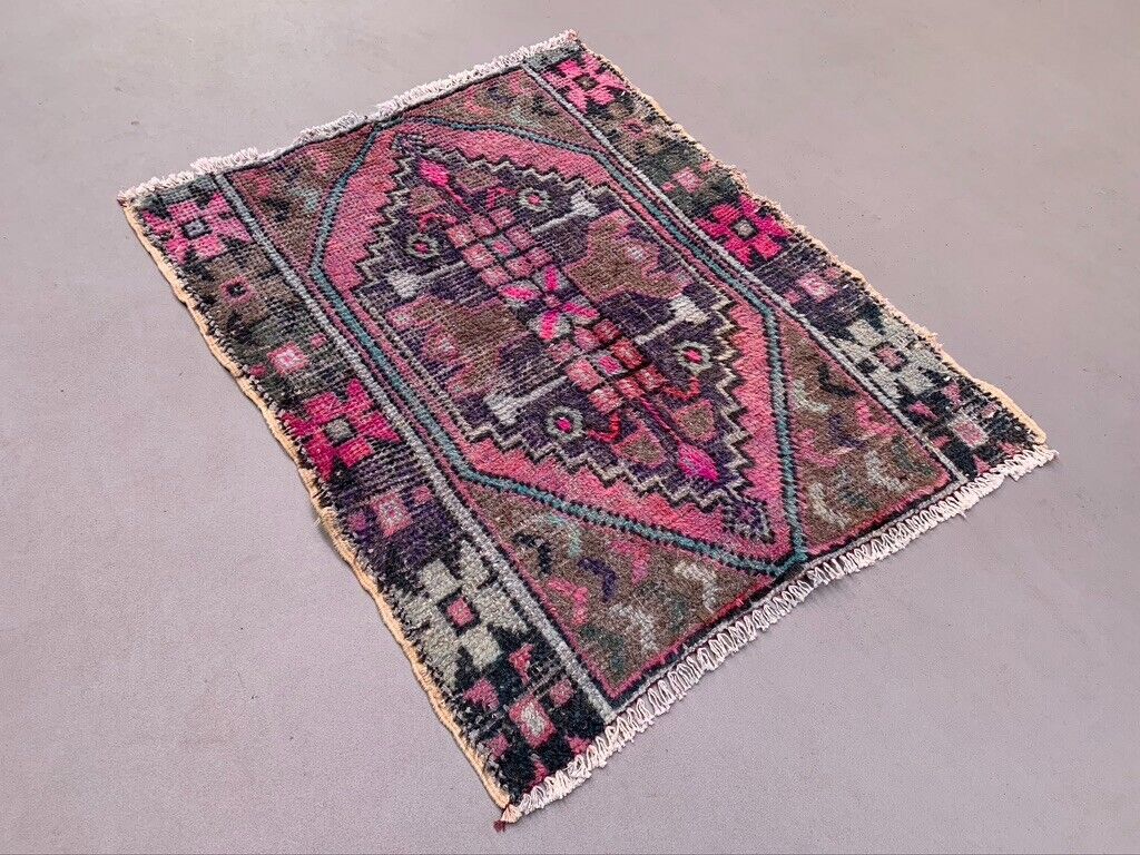 Vintage Turkish Oushak Rug 100x79 cm shabby carpet Ushak Region Small