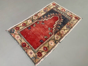 Shabby Turkish Oushak Rug 115x73 cm vintage carpet Ushak Region Small