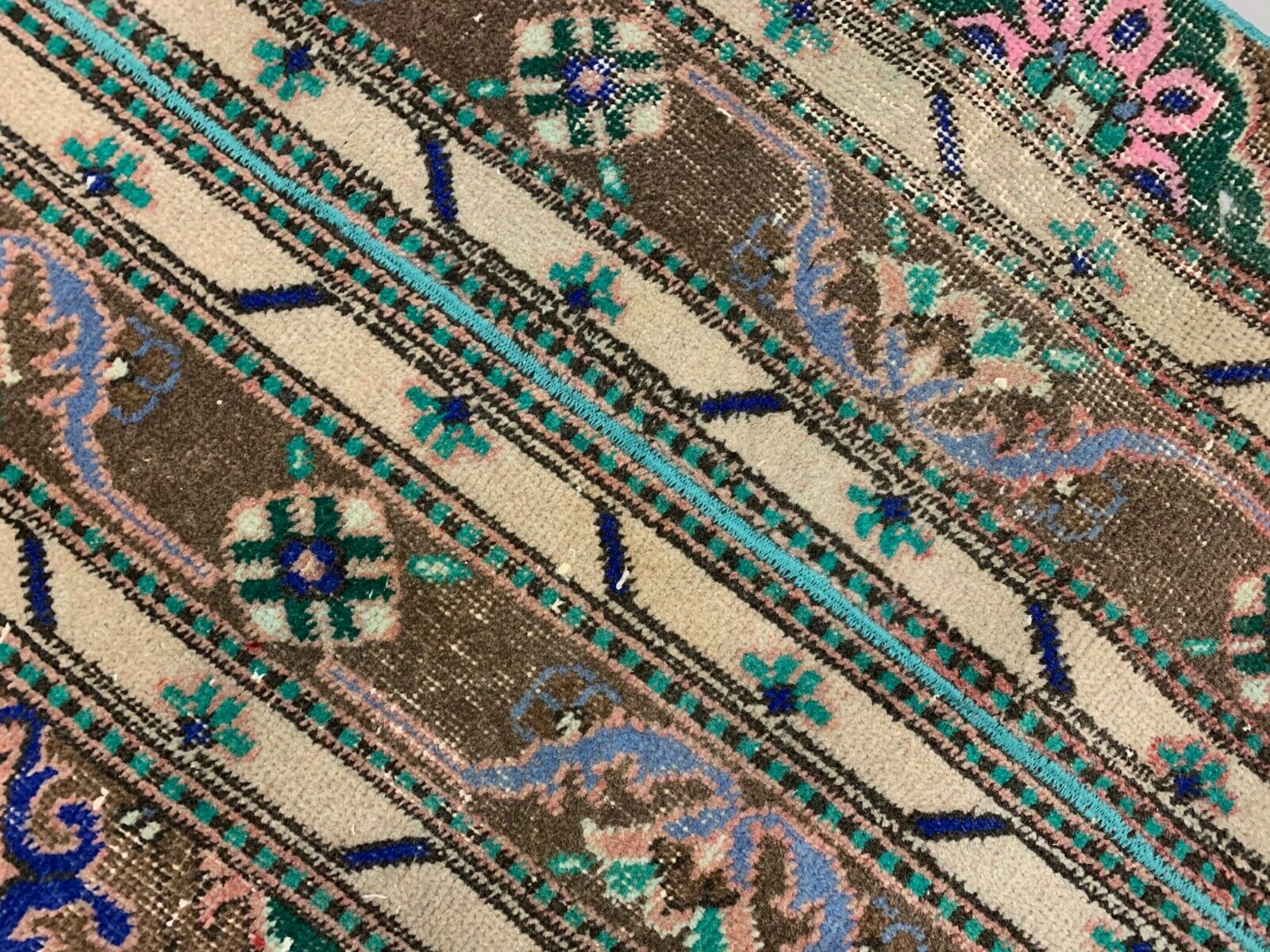 Distressed Turkish Rug 110x72 cm Vintage Shabby, Tribal Red, Green, Brown Small kilimshop.myshopify.com