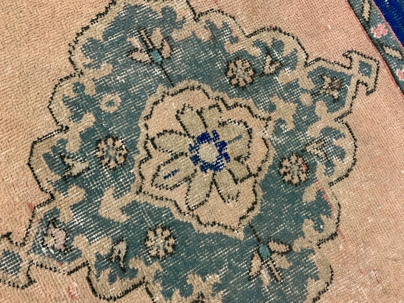 Distressed Turkish Runner 370x86 cm wool Vintage Tribal Rug Black Pink Beige kilimshop.myshopify.com