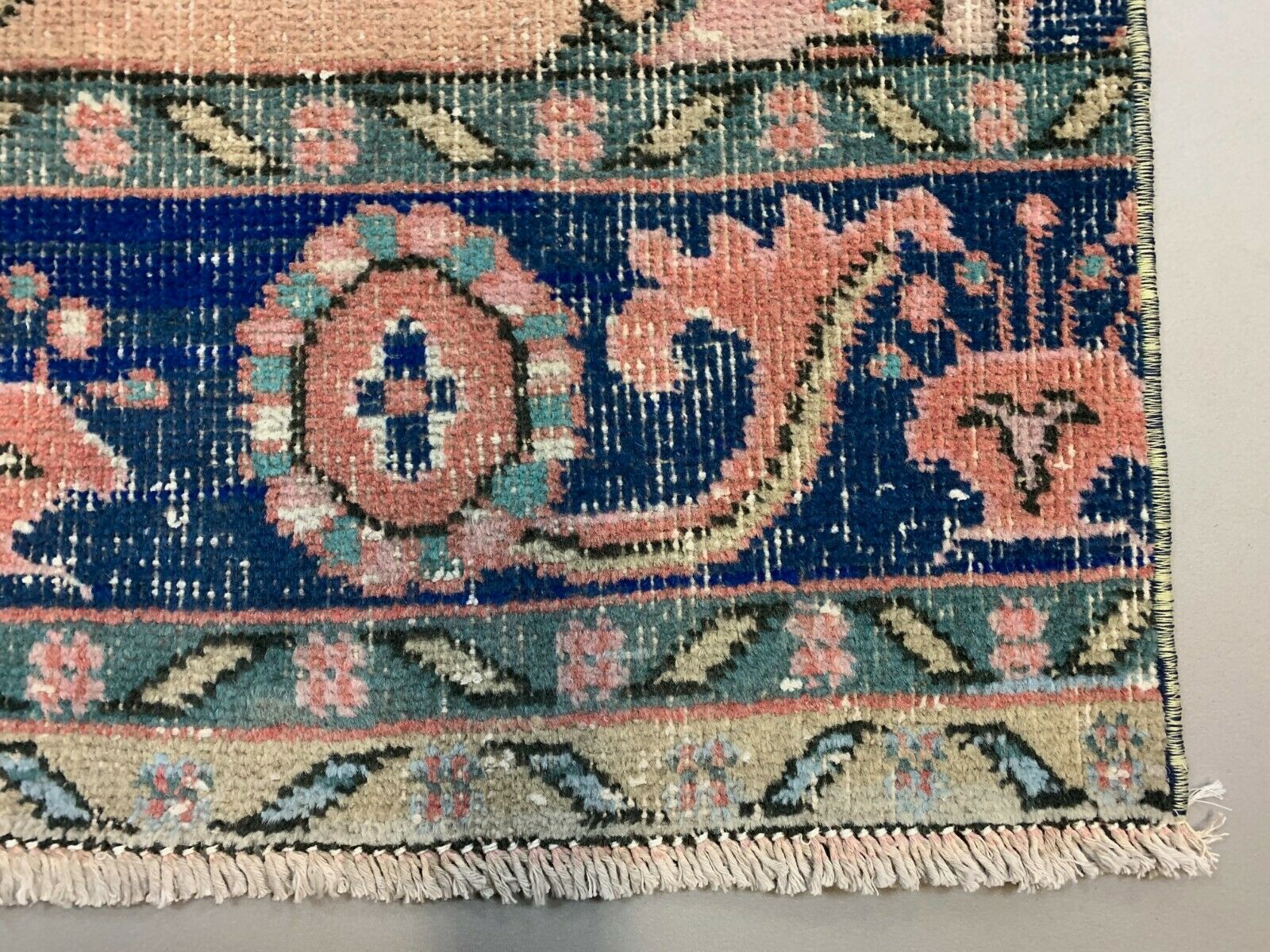 Distressed Turkish Runner 370x86 cm wool Vintage Tribal Rug Black Pink Beige kilimshop.myshopify.com