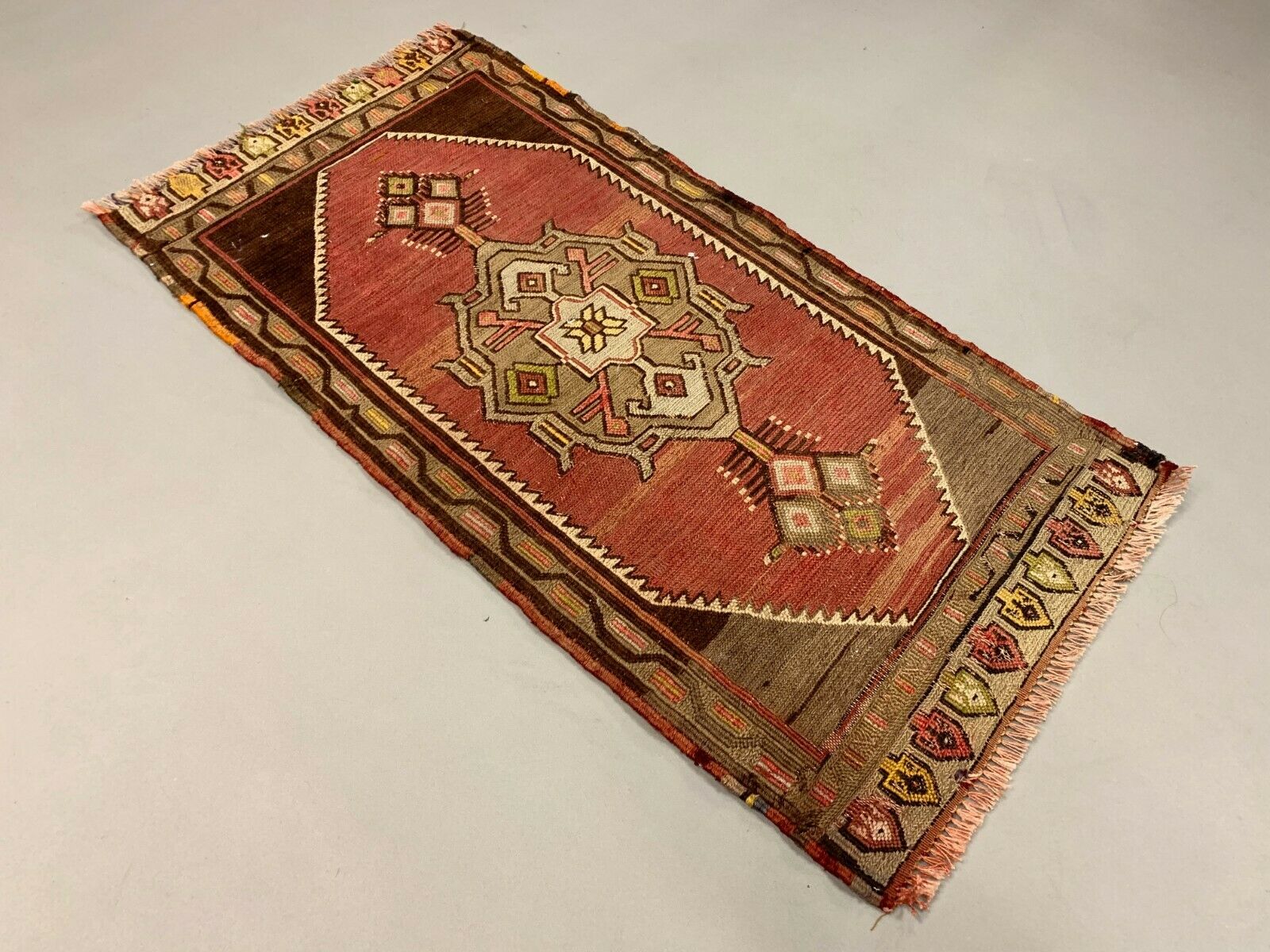 Vintage Turkish Mini Kilim 102x54 cm Shabby Wool Small Kelim Rug Brown Red Beige
