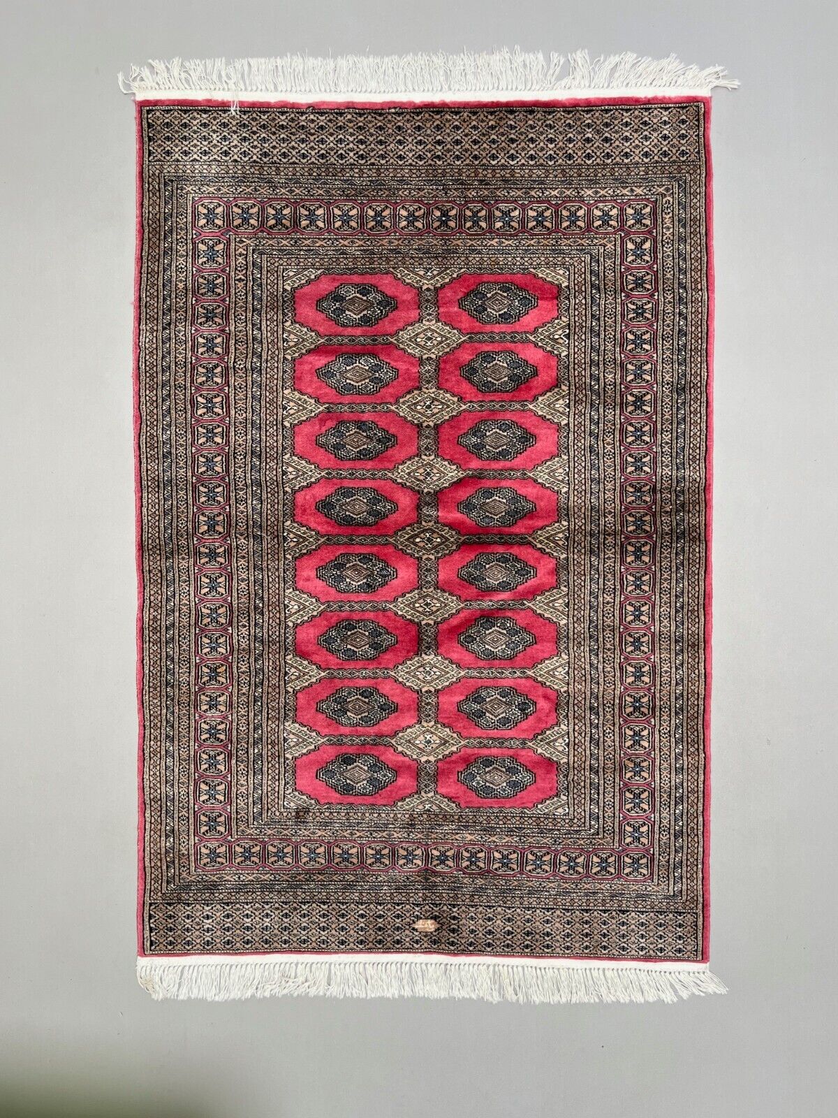 Fine Vintage Pakistani Rug, 195x124 cm Turkoman Bokhara Beige Medium