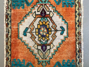 Small Vintage Turkish Rug 95x49 cm, Short Runner, Tribal, Shabby, Mini Carpet