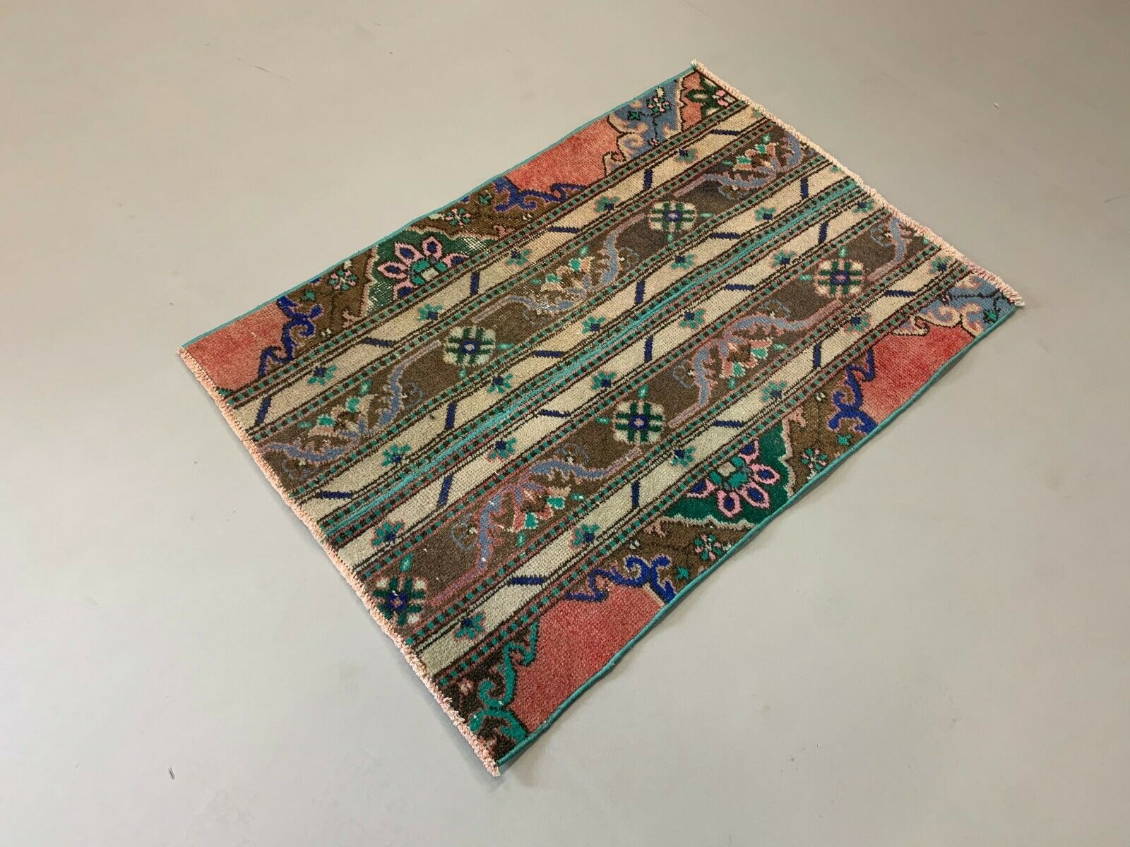 Distressed Turkish Rug 110x74 cm Vintage Shabby, Runner, Green, Brown Small kilimshop.myshopify.com