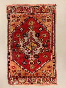 Small Vintage Turkish Rug 92x55 cm, Short Runner, Tribal, Shabby, Mini Carpet