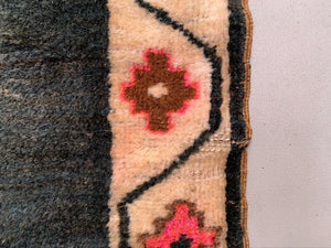Vintage Turkish Rug 131x87 cm shabby carpet Kars Region Small