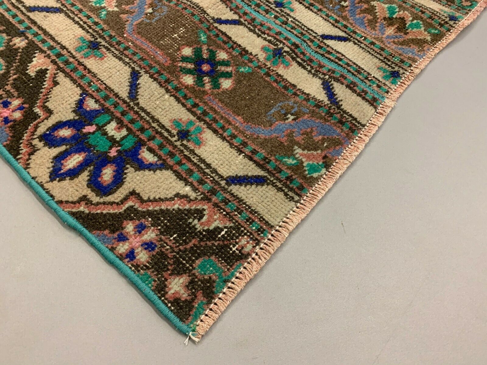 Distressed Turkish Rug 110x74 cm Vintage Shabby, Tribal Red, Green, Brown Small kilimshop.myshopify.com