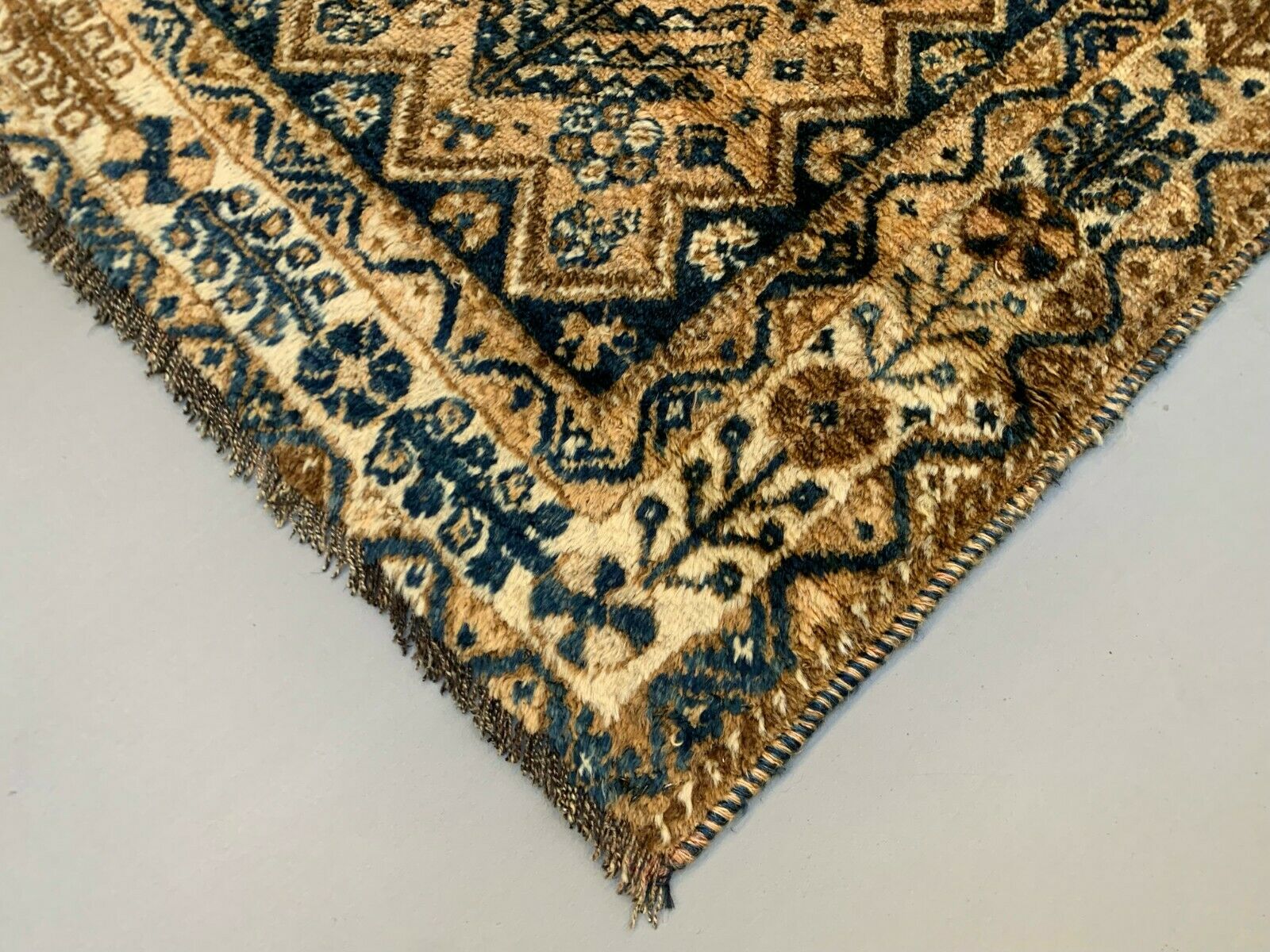 Vintage Tribal Rug 160x114 cm, medium, oriental Carpet truly Shabby Chic